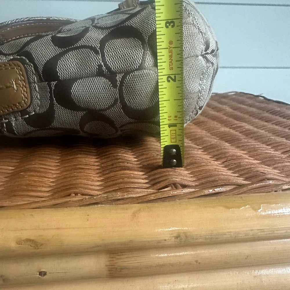 Coach Brown and Tan Signature SoHo Buckle Shoulder Bag y2k d1067-f15668 - Picture 13 of 16